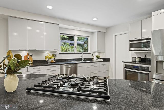 7107 ROXANN RD, Alexandria, VA 22315