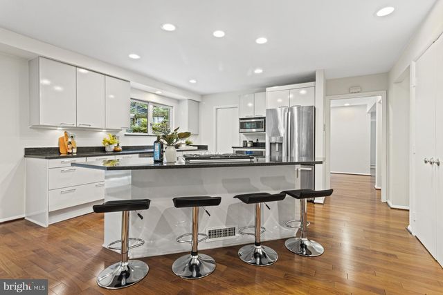 7107 ROXANN RD, Alexandria, VA 22315