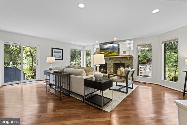 7107 ROXANN RD, Alexandria, VA 22315