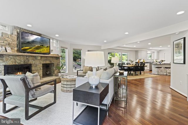 7107 ROXANN RD, Alexandria, VA 22315