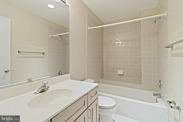 7107 ROXANN RD, Alexandria, VA 22315