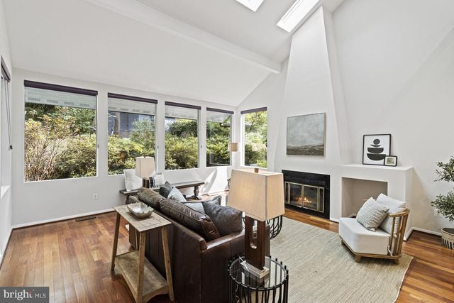 7107 ROXANN RD, Alexandria, VA 22315