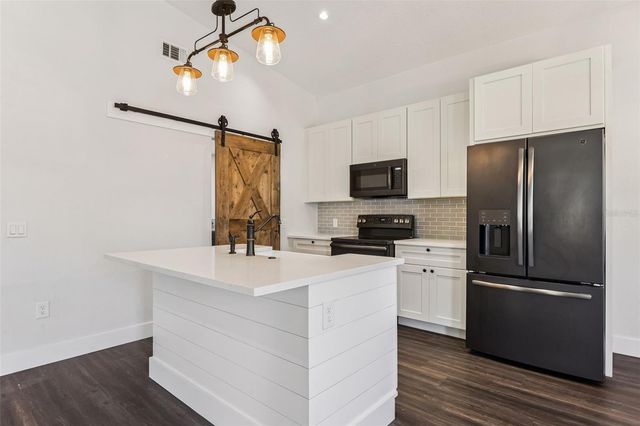 323 MCLAIN LANE, Geneva, FL 32732