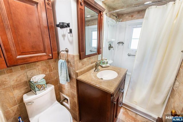 5 Sewell Road, West Milford, NJ 07480