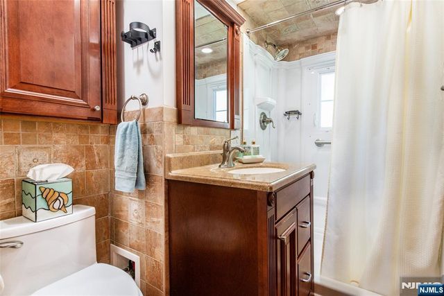 5 Sewell Road, West Milford, NJ 07480