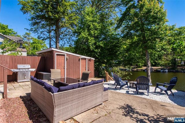 5 Sewell Road, West Milford, NJ 07480