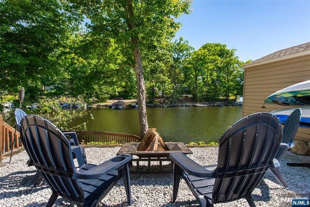 5 Sewell Road, West Milford, NJ 07480