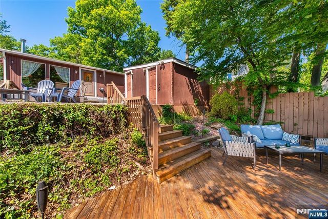 5 Sewell Road, West Milford, NJ 07480