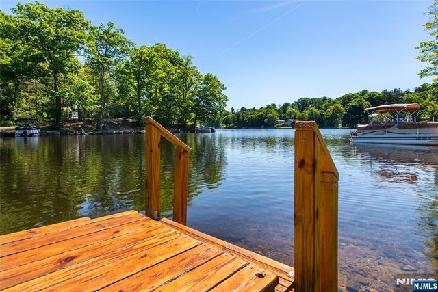5 Sewell Road, West Milford, NJ 07480