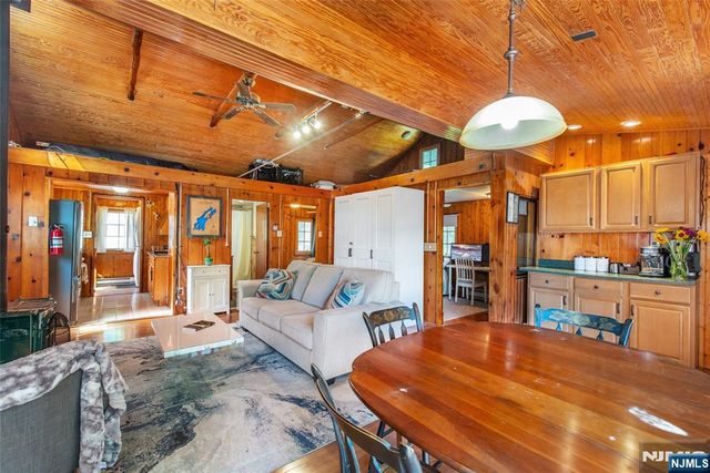 5 Sewell Road, West Milford, NJ 07480