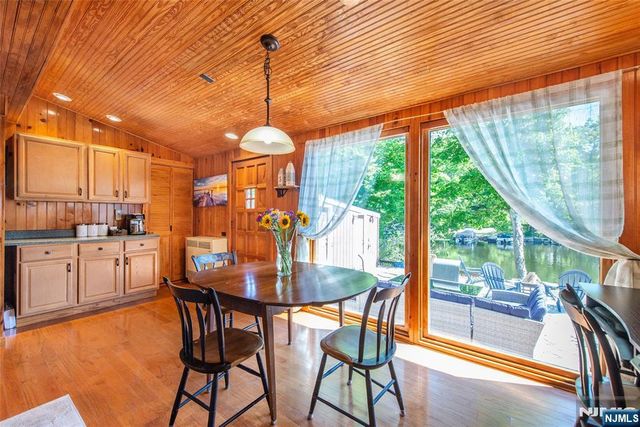 5 Sewell Road, West Milford, NJ 07480