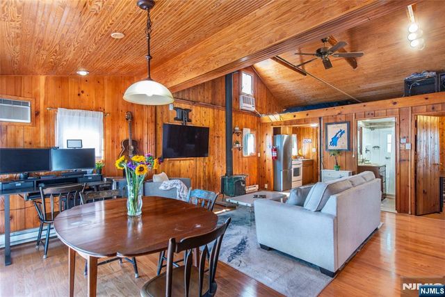 5 Sewell Road, West Milford, NJ 07480