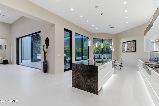 6816 E Stagecoach Pass, Carefree, AZ 85377
