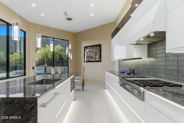 6816 E Stagecoach Pass, Carefree, AZ 85377