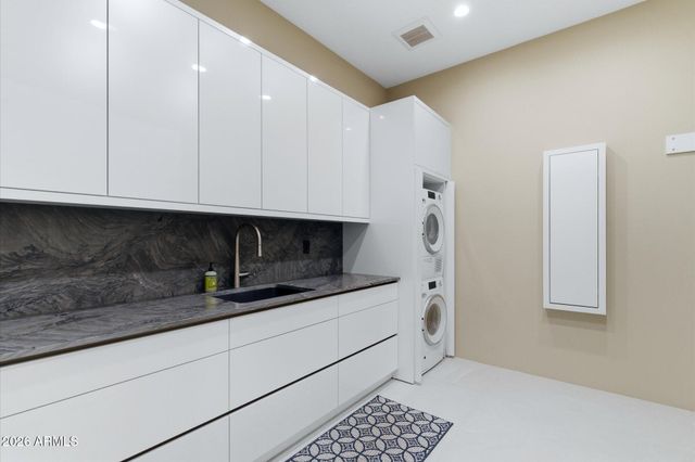 6816 E Stagecoach Pass, Carefree, AZ 85377