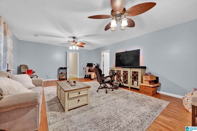 1561 APRIL DRIVE, Warrior, AL 35180