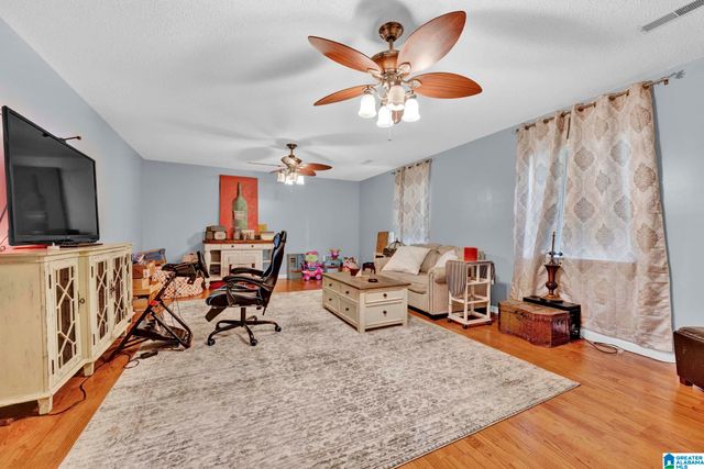 1561 APRIL DRIVE, Warrior, AL 35180