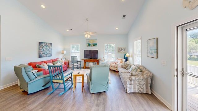 510 9th Ave. S, Surfside Beach, SC 29575