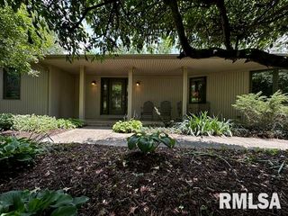 28009 230TH Street, Le Claire, IA 52753