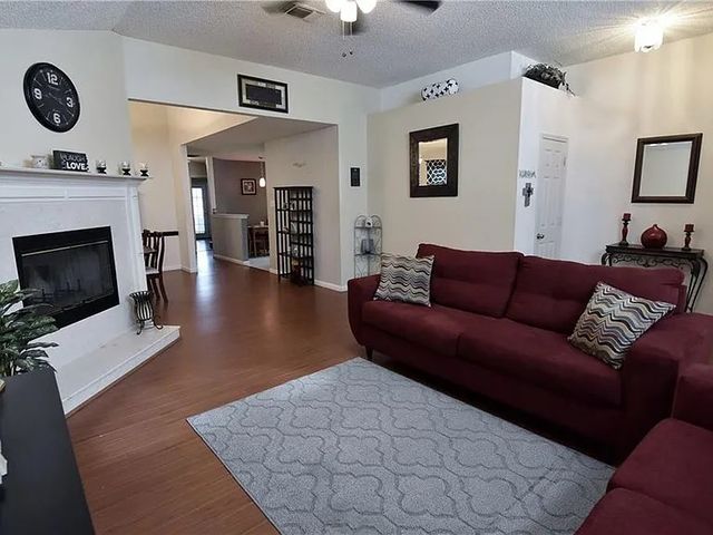 6323 Brookbriar Court, Arlington, TX 76018