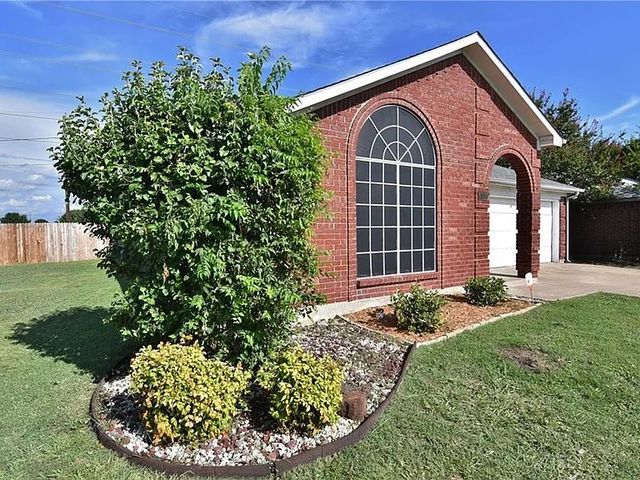 6323 Brookbriar Court, Arlington, TX 76018