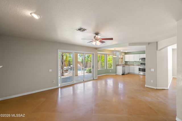 497 E Heatherglenn Place, Oro Valley, AZ 85755