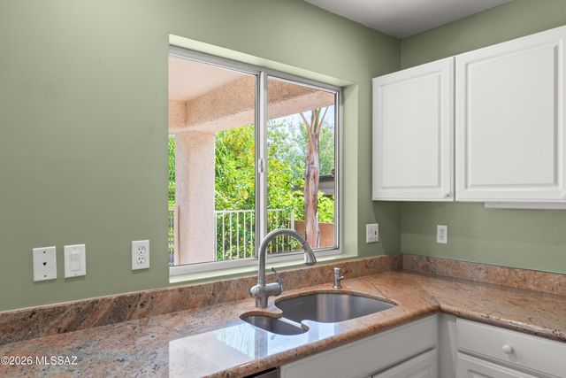 497 E Heatherglenn Place, Oro Valley, AZ 85755