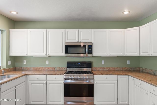 497 E Heatherglenn Place, Oro Valley, AZ 85755