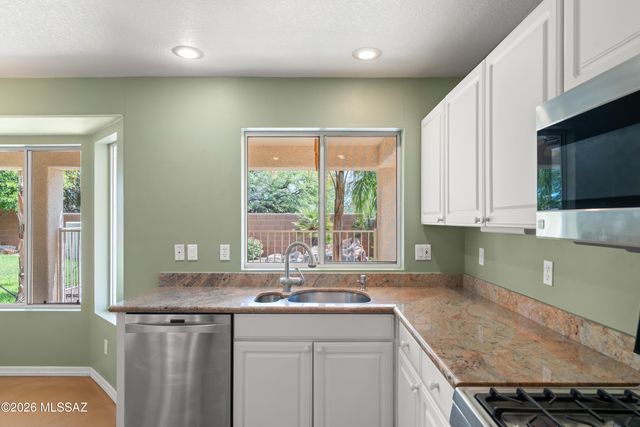 497 E Heatherglenn Place, Oro Valley, AZ 85755