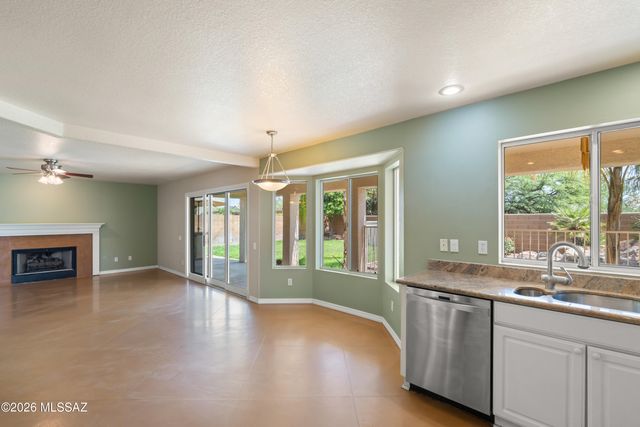 497 E Heatherglenn Place, Oro Valley, AZ 85755