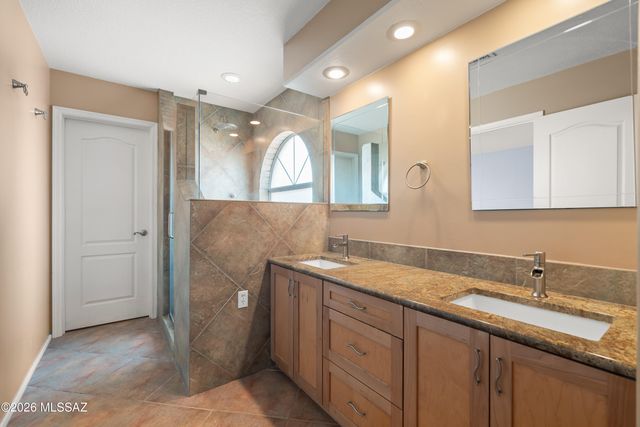 497 E Heatherglenn Place, Oro Valley, AZ 85755