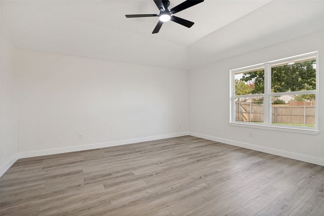 113 Country View Lane, Garland, TX 75043