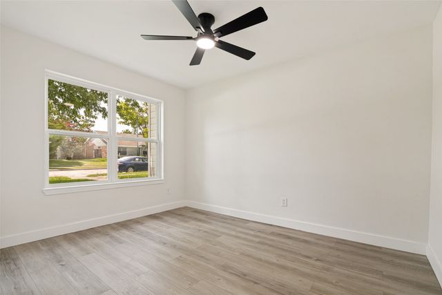 113 Country View Lane, Garland, TX 75043
