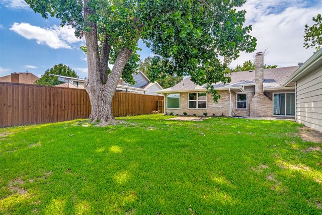 113 Country View Lane, Garland, TX 75043