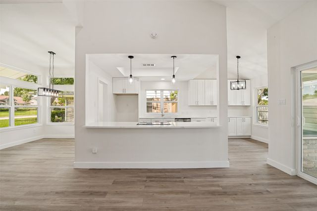 113 Country View Lane, Garland, TX 75043
