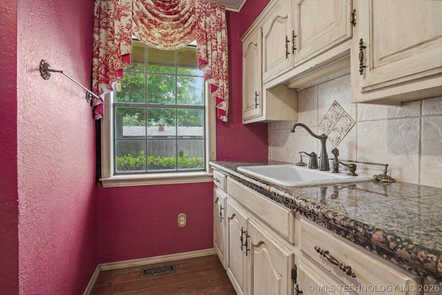105 Mockingbird Lane, Skiatook, OK 74070