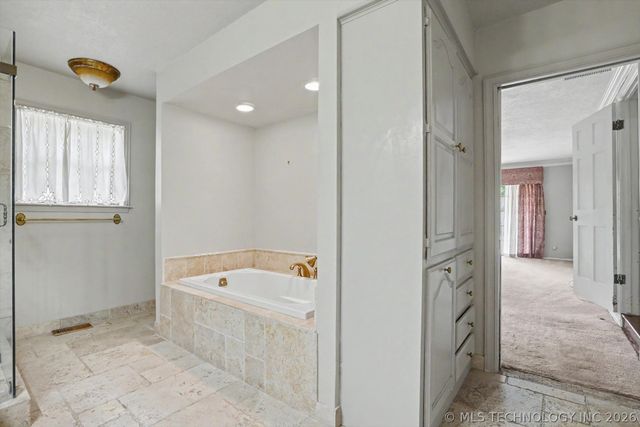 105 Mockingbird Lane, Skiatook, OK 74070