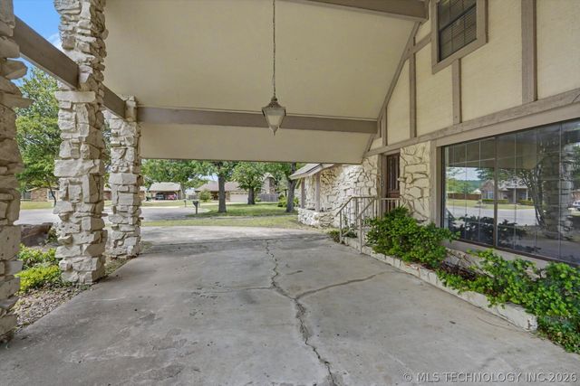 105 Mockingbird Lane, Skiatook, OK 74070