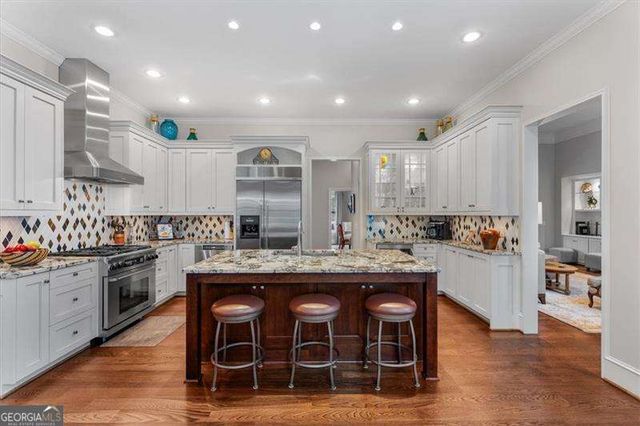 2204 Stephens Walk, Dunwoody, GA 30338