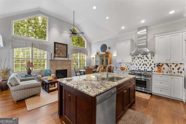 2204 Stephens Walk, Dunwoody, GA 30338