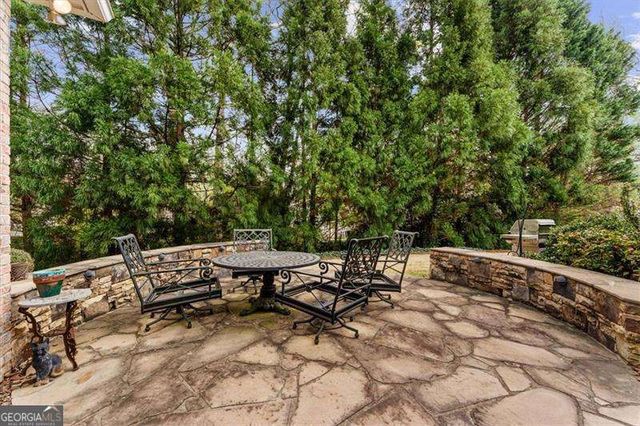 2204 Stephens Walk, Dunwoody, GA 30338