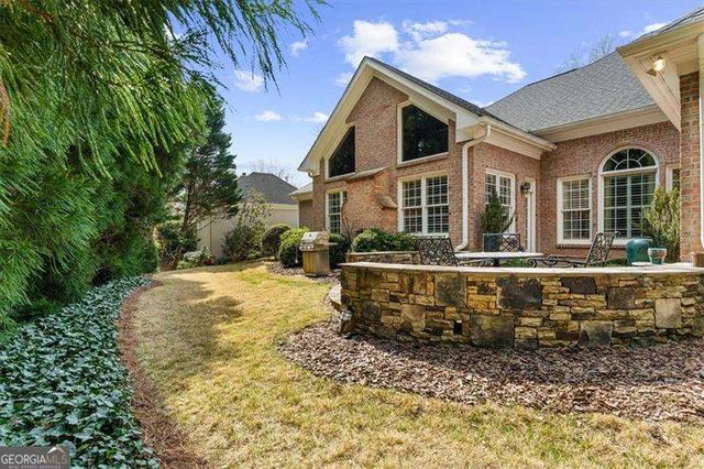 2204 Stephens Walk, Dunwoody, GA 30338