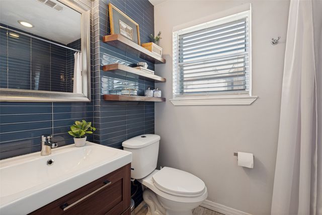 2115 Healey Drive, Dallas, TX 75228