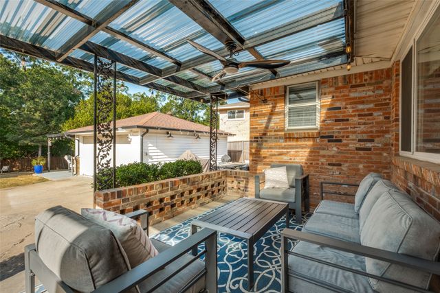 2115 Healey Drive, Dallas, TX 75228