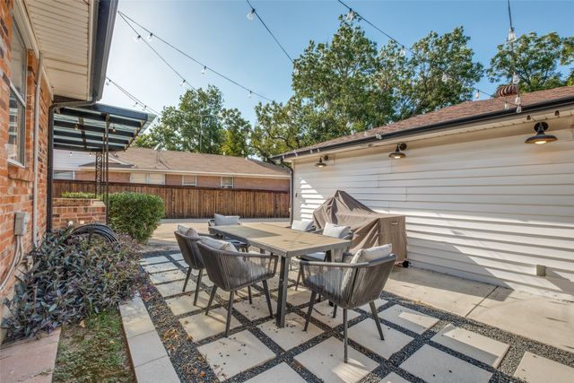 2115 Healey Drive, Dallas, TX 75228
