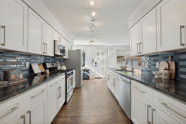 2115 Healey Drive, Dallas, TX 75228