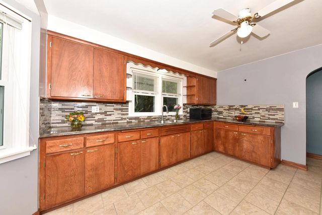 3208 S 30th STREET, Milwaukee, WI 53215
