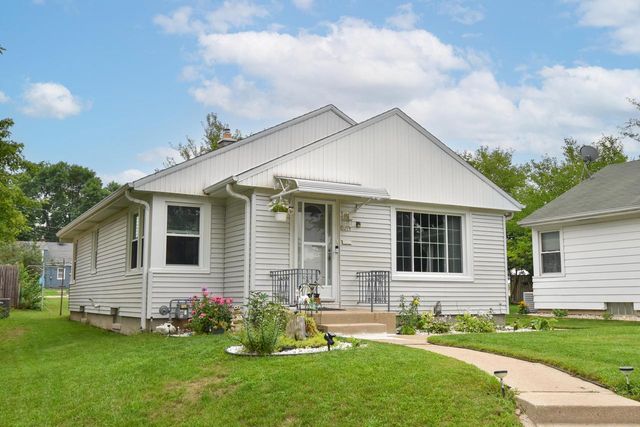 3208 S 30th STREET, Milwaukee, WI 53215