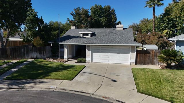 2141 Royal Wood Ln, Turlock, CA 95380