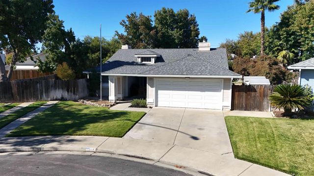 2141 Royal Wood Ln, Turlock, CA 95380